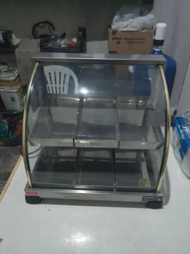 Estufa praticamente nova com 6 bandejas voltagem 220 aquecendo muito bem 