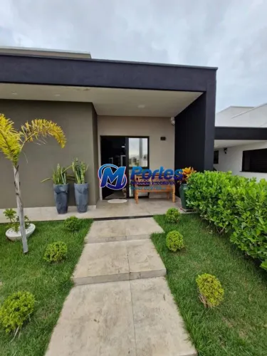 Casa à venda, condominio fechado Fenhouse, 3 quartos, 1 suíte, piscina aquecida, área gour