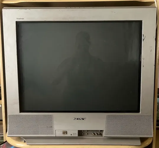 Televisão tube Sony trinitron ótima para videogames e dvd