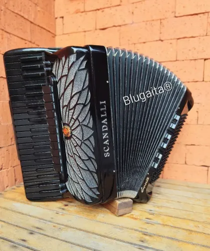 Acordeon SCANDALLI Super IV
