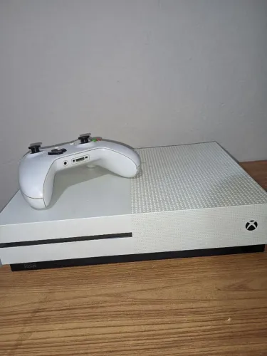 Xbox one S 1TB, 1 controle original, caixa