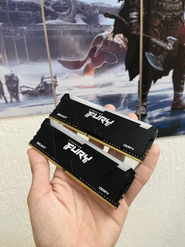 Kit Memória RAM 16GB (2x8GB) Kingston FURY Beast RGB DDR4 -