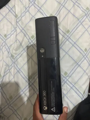Xbox 360 c/ 2 controles