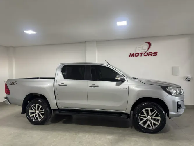 Toyota Hilux CD SRV 4X4 2.8 TDI Diesel Aut. 2017