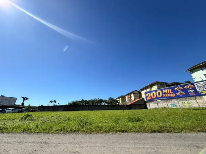 Imóvel para aluguel com 1875 metros quadrados em América - Joinville - SC