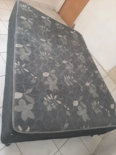 Vende- se cama de casal *