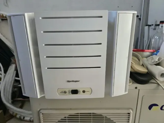 Ar condicionado CJ de janela Springer 7.500 BTUS
