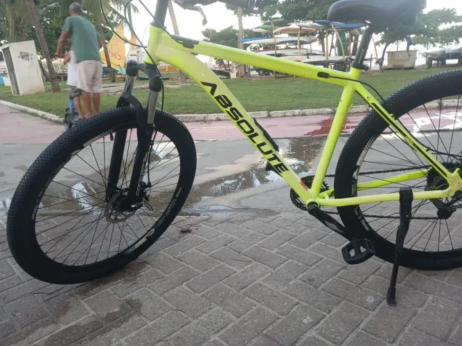 bicicleta to vendendo porque tô com problema no joelho * este é meu zap chama