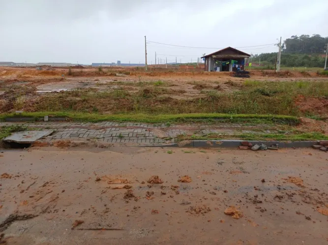 Vendo um lote, comercial