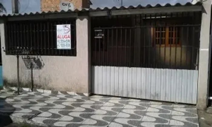 VENDO CASA COM 02 QUARTOS