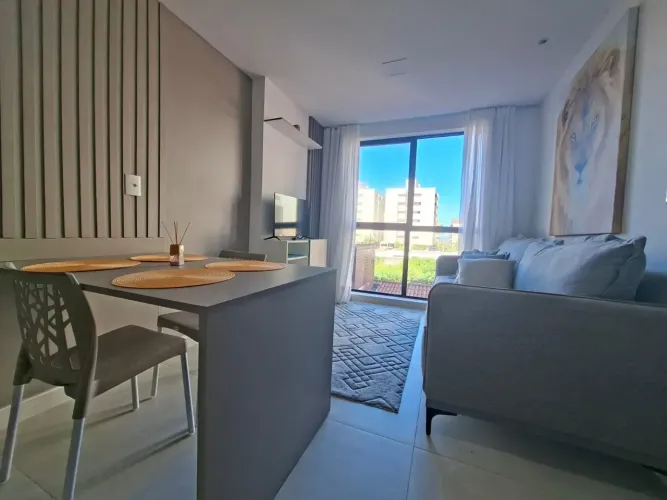 Alugo lindo apartamento em Intermares
