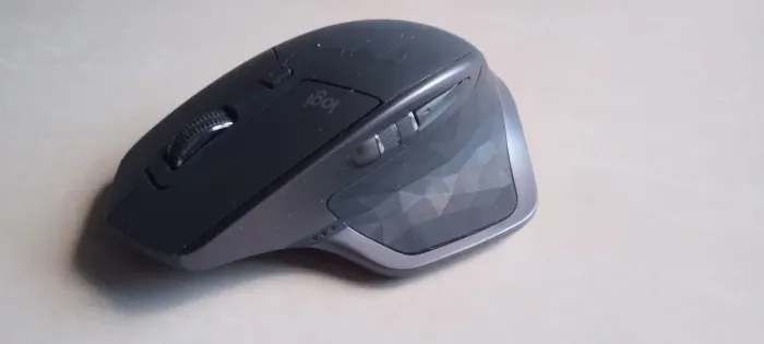 Mouse Logiteck MX Master 2s até 3 aparelhos 