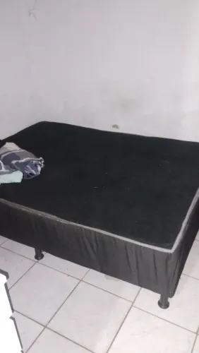 Cama de casal semi-nova