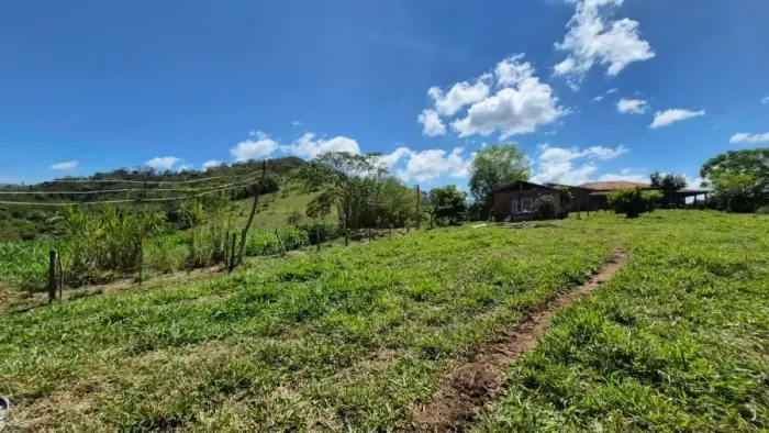 SÍTIO FORMADO COM 2 ALQUEIRES À VENDA EM LAGOINHA-SP