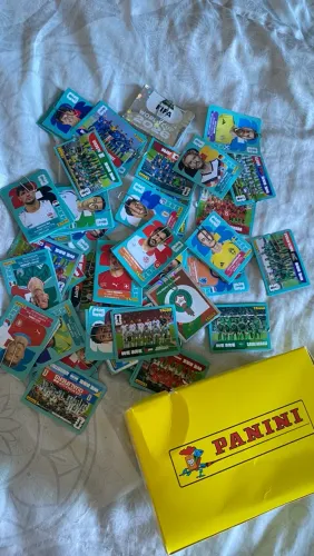 Vendo figurinhas da copa