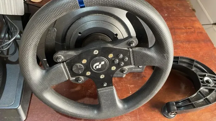 Thrustmaster T300 RS GT ? Usado