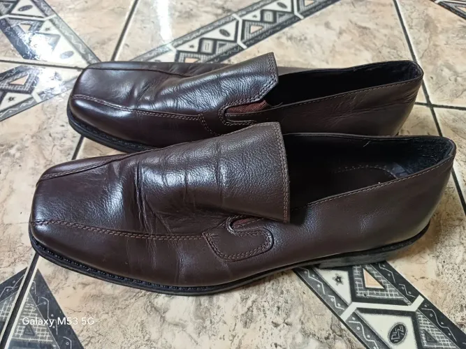 SAPATO DE COURO TAMANHO 40