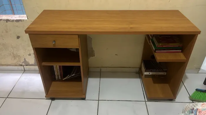 Escrivaninha a venda 
