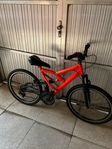 Bicicleta status aro 24