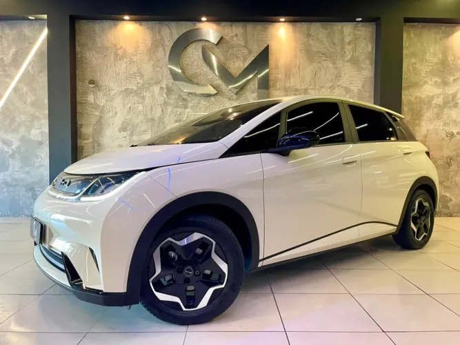BYD Dolphin EV (Elétrico) 2025