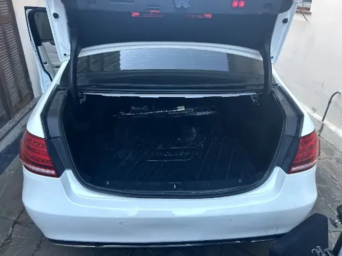 Mercedes-Benz E-250 CGI Avantgarde 2.0 TB 211cv Aut. 2016