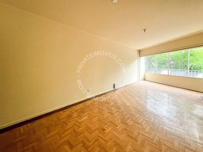 Apartamento semimobiliado para alugar no Moinhos de Vento com 3 quartos