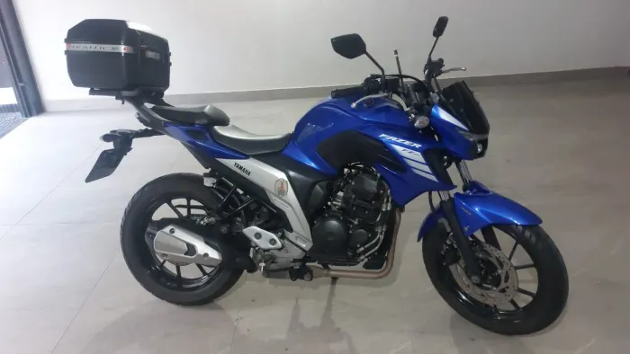 FZ25 22/23 único dono 