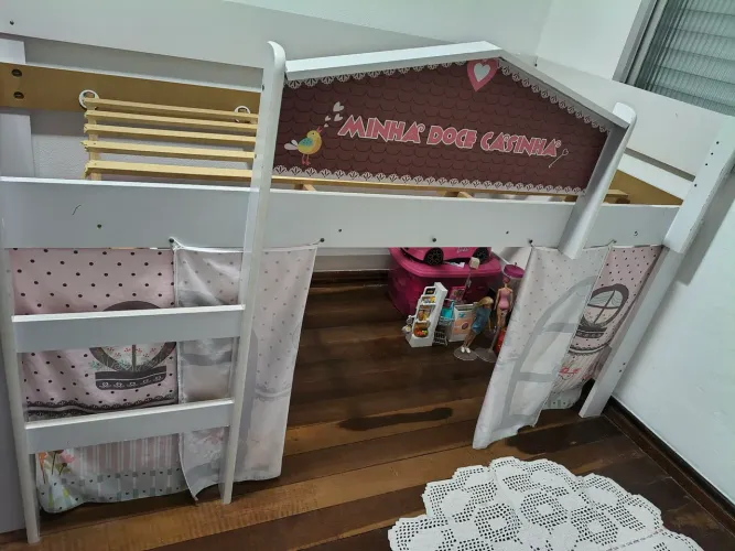 Cama infantil com escorregador 