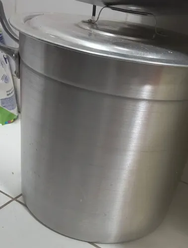Vendo esse Panelão ele alto Novo usado apenas uma por pouco tempo