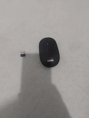 Vendo mesa para notebook da marca tomate e mouse sem fio . A mesa nunca foi usada .
