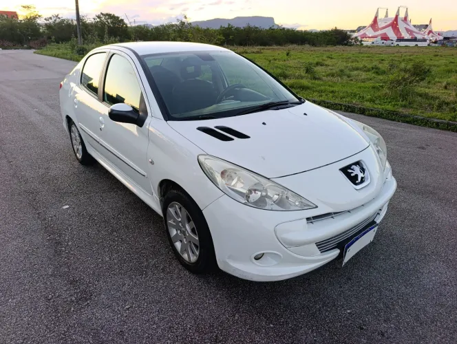 Peugeot 207 Sedan Passion XS 1.6 Flex 16V 4P 2012