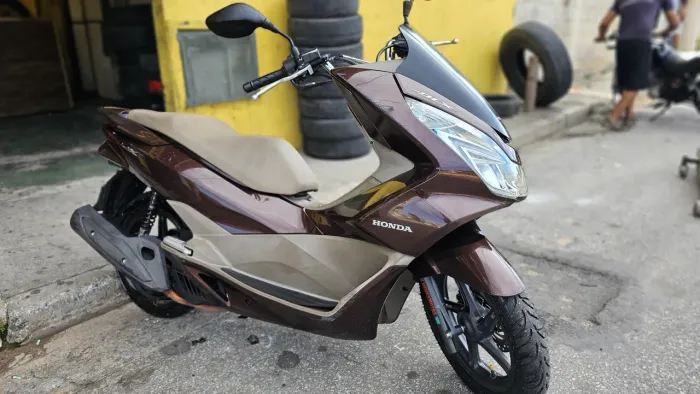 Troco Honda PCX por Yamaha Fazer (mesma faixa de valor