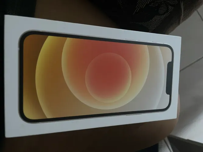 Caixa de iPhone 12