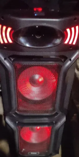 Caixa de som bruta pra venda funcionando perfeitamente bruta