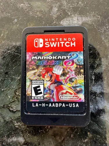Mario Kart 8 Deluxe - Nintendo Switch (Mídia Física)