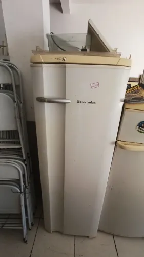 Geladeira Electrolux 370L