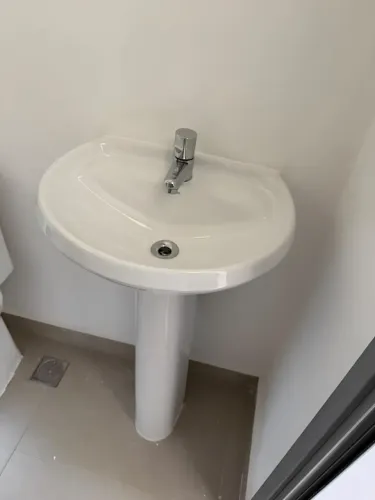 Louças, pias e torneiras DECA(novos instalados sem uso)