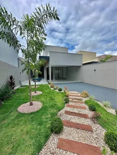 Vende Casa com Piscina