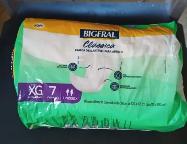 Fralda descartável promoção e luvas de cuidados