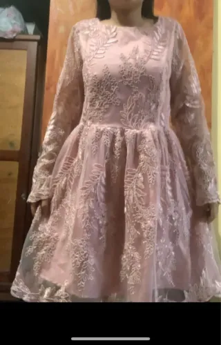 vestido de festa rosê estilo renda