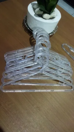 Kit 10 Cabides Acrílico Infantil Cristal R$ 15.Tenho 30 Cabides 