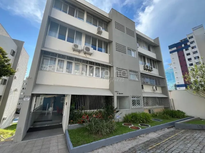 Apartamento com 2 quartos no Centro