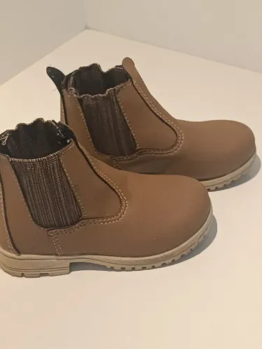 Bota infantil tamanho 24