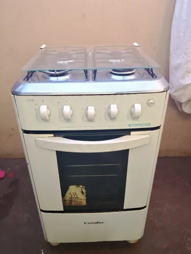 Vendo fogão Esmaltec 4 bocas