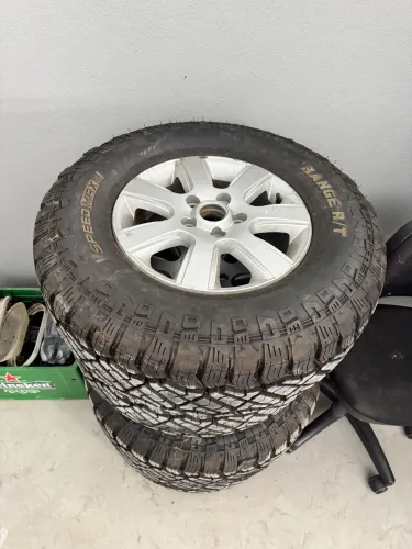4 Pneus + Rodas Amarok Aro 16 (Sem uso - Zero KM)