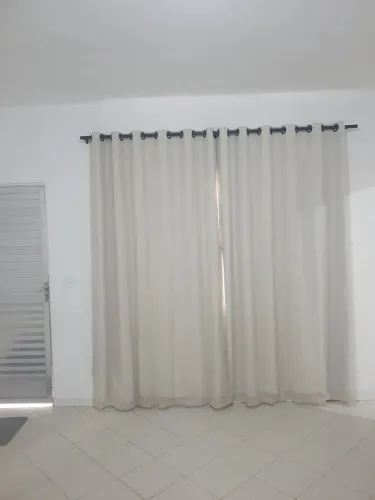 Cortinas blecaute grande de 250 por 150 e meses de uso