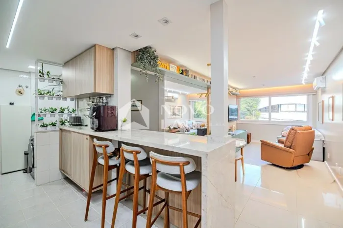 Apartamento 3 dormitórios, 1 suíte, 2 vagas e elevador com 90 m² privativos no Higienópoli