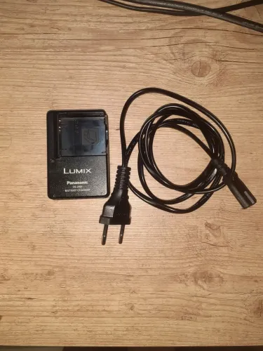 Carregador de bateria Lithium ion Panasonic DE-A60