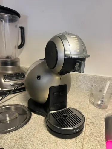 máquina de café nescafé dolce gusto (com defeito)