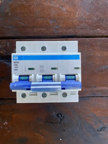 Dijuntor tri polar Weg 80 a